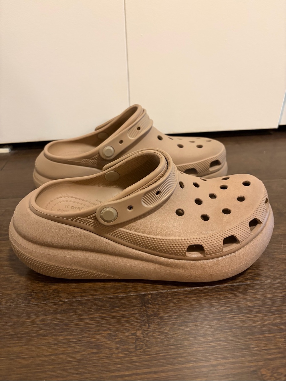 Crocs Classic Crush Clogs Tan - Picture 2 of 7